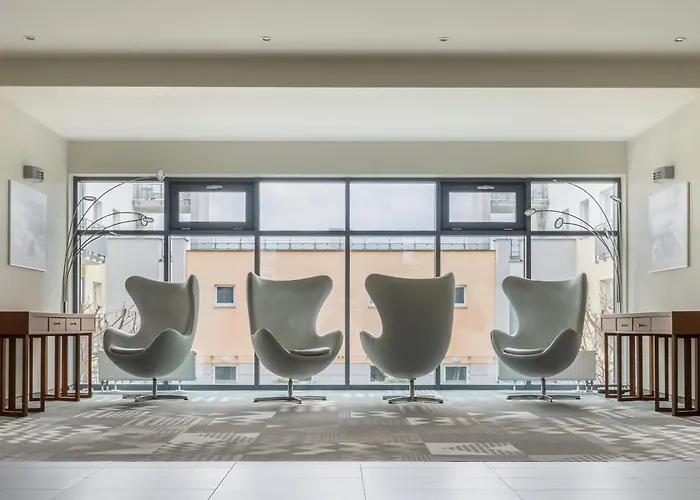 アパート Atrium Practical Near The By Renters *