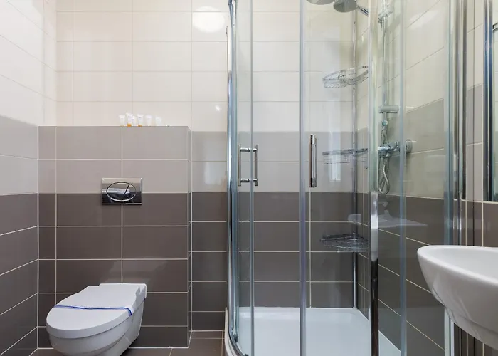 アパート Atrium Practical Near The By Renters *