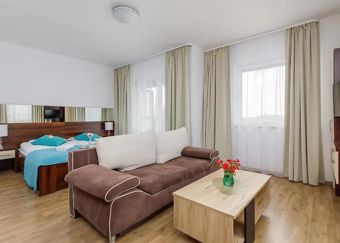 Atrium Practical Near The By Renters *